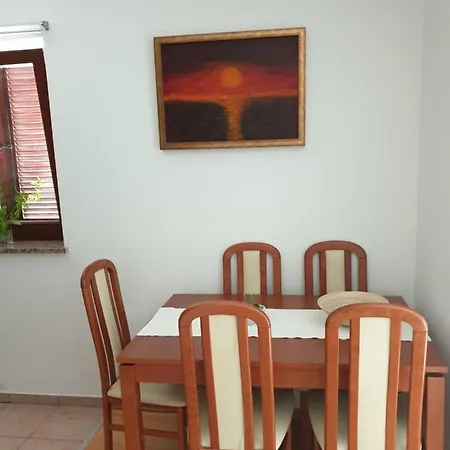 Zuma Melin Apartmán *